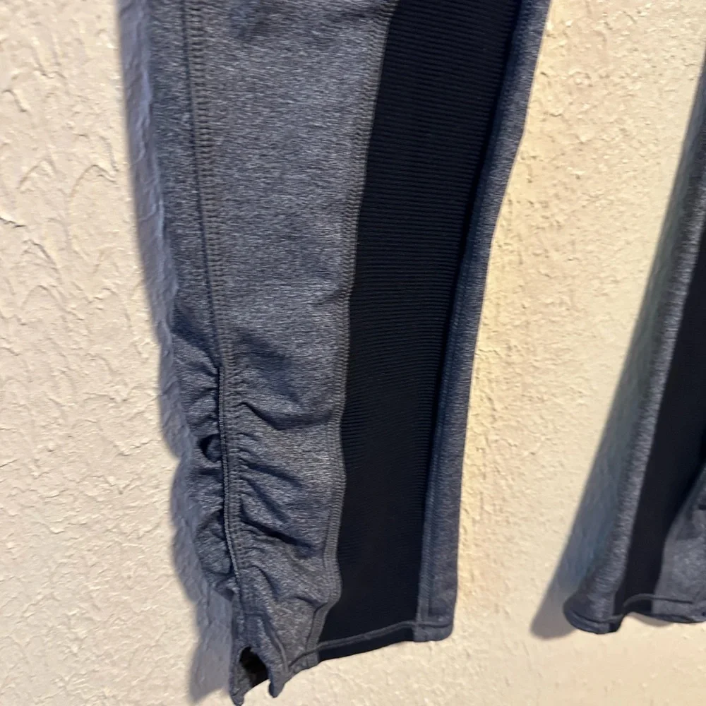 Lululemon Crop Leggings On Your Mark Gray & Black Size‎ 6
